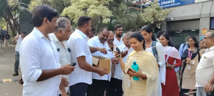 AIADMK distributes pepper spray to women for self-defense in Coimbatore under the leadership of Madhukkarai town secretary Shanmugaraja