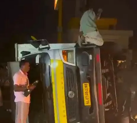 Valayar lorry accident