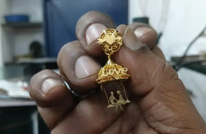 Love swing gold jimikki