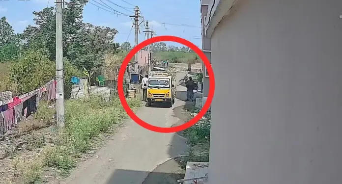 Cycle theft CCTV scene