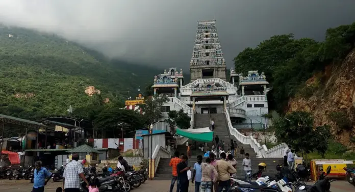 Maruthamalai ,Marudhamalai Temple devotees