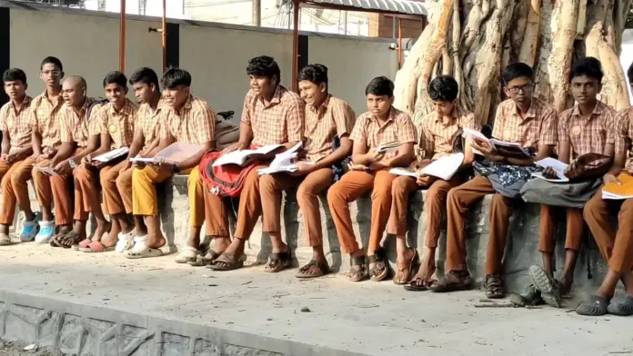Students writing 10th public exam