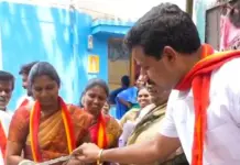 TVK candidate Senthilkumar cooks dosai