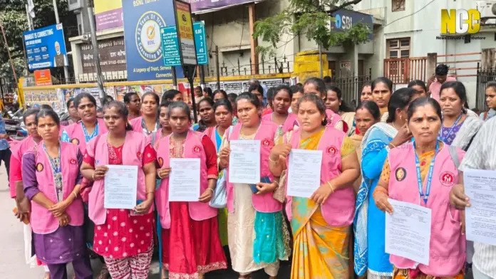 Health volunteers protest Coimbatore