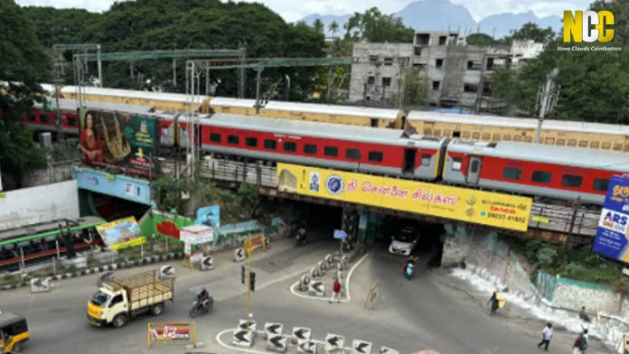 Bad smell troubles commuters at Lanka Corner